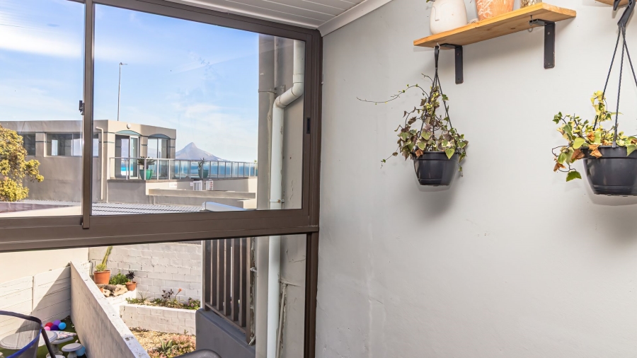 To Let 3 Bedroom Property for Rent in Waves Edge Western Cape